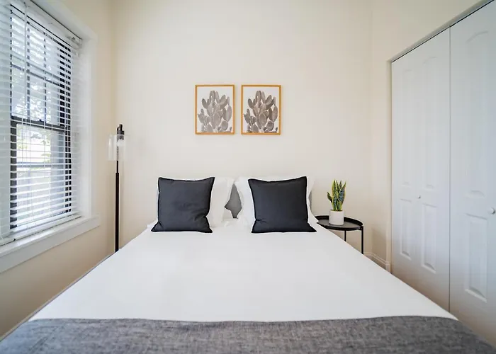3-bedroom Gem With In-unit Laundry - Lawndale 1 * Chicago