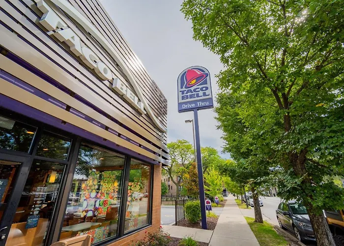 3-bedroom Gem With In-unit Laundry - Lawndale 1