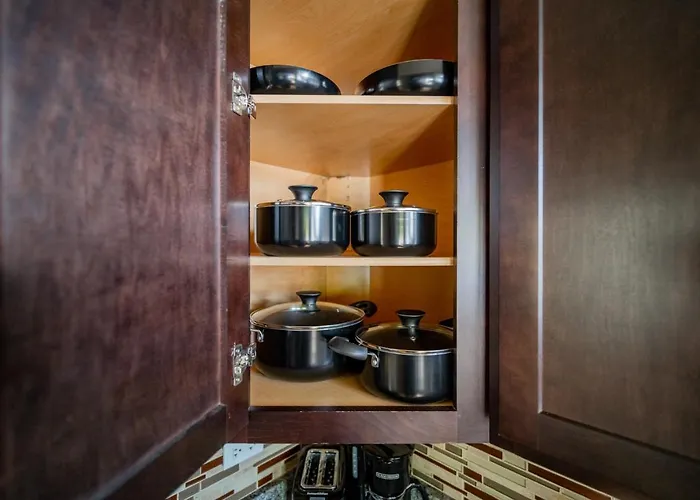 3-bedroom Gem With In-unit Laundry - Lawndale 1 Chicago